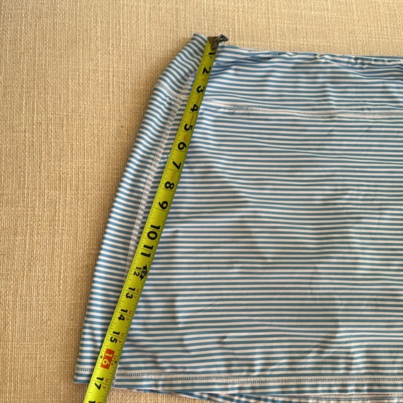 Vineyard Vines Performance Skort Size Large - Picture 4 of 5